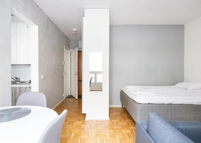 Private Flat, Balcony & Spacious Bathroom, Seamless Check In Daire *