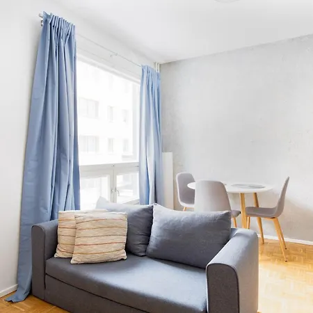Private Flat, Balcony & Spacious Bathroom, Seamless Check In Lejlighed *