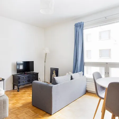 Private Flat, Balcony & Spacious Bathroom, Seamless Check In Διαμέρισμα *